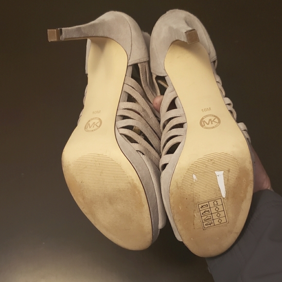 Michael-Michael Kors Womens Clarissa platform heels. - Picture 7 of 10